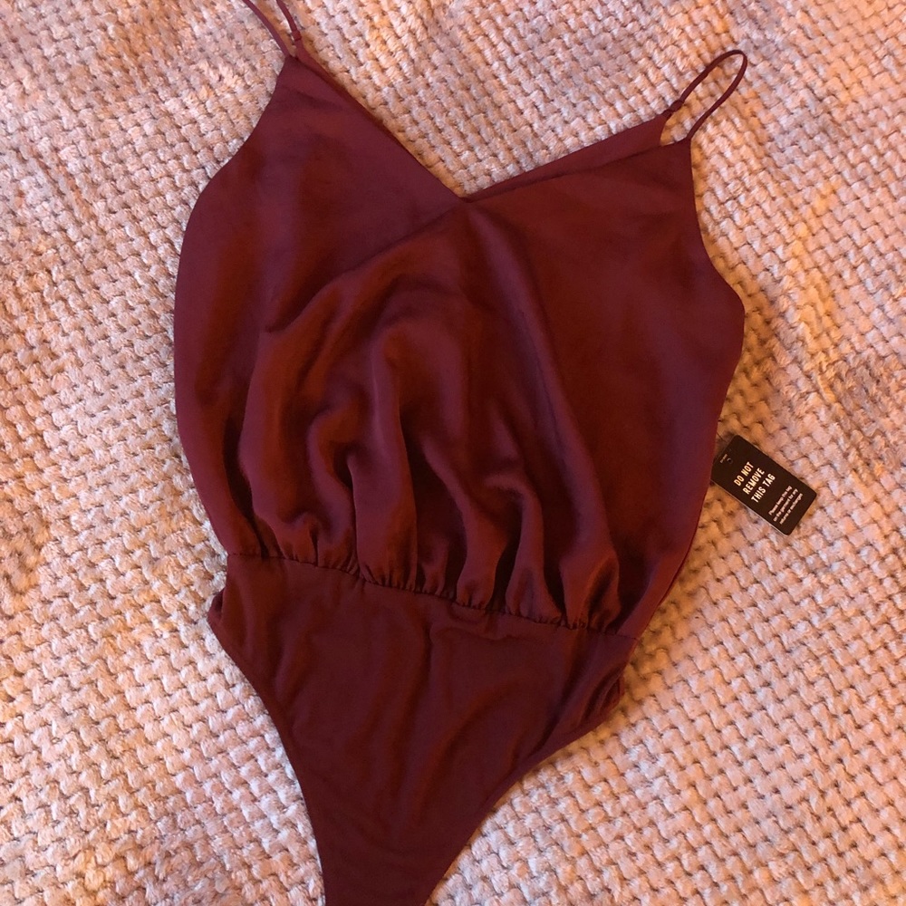 Maroon express top